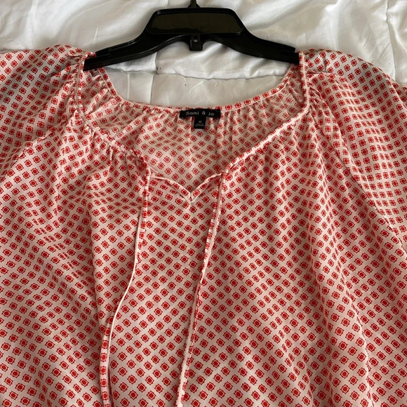 Sami & Jo short sleeve tunic. Sz M White and orange. Ruffle sleeve/Elastic waist - Picture 2 of 7